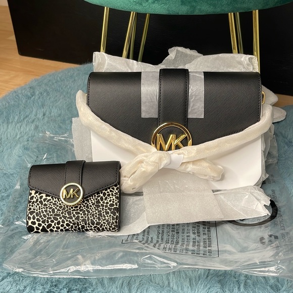 🤩🛍️Michael Michale Kors Carmen Shoulder Bag/Wallet Set🤩🛍️ - Picture 3 of 15